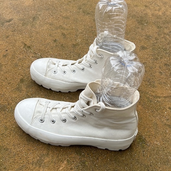 CUSHIONAIRE Women's Vespa Hightop White Canvas Sneakers Size 9 - Picture 4 of 10